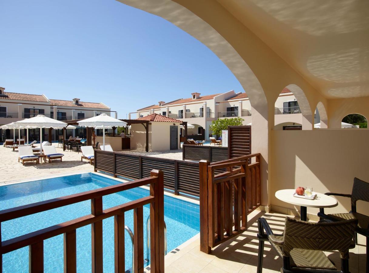 Roda Beach Resort & Spa Exterior foto