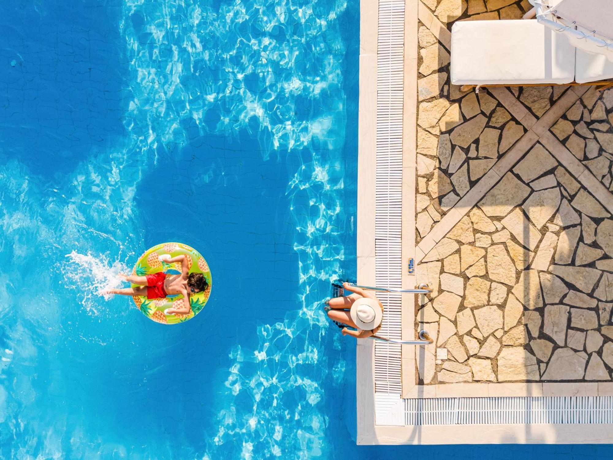 Roda Beach Resort & Spa Exterior foto