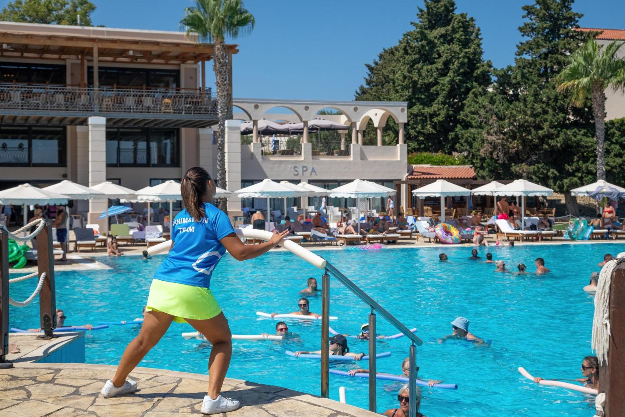 Roda Beach Resort & Spa Exterior foto