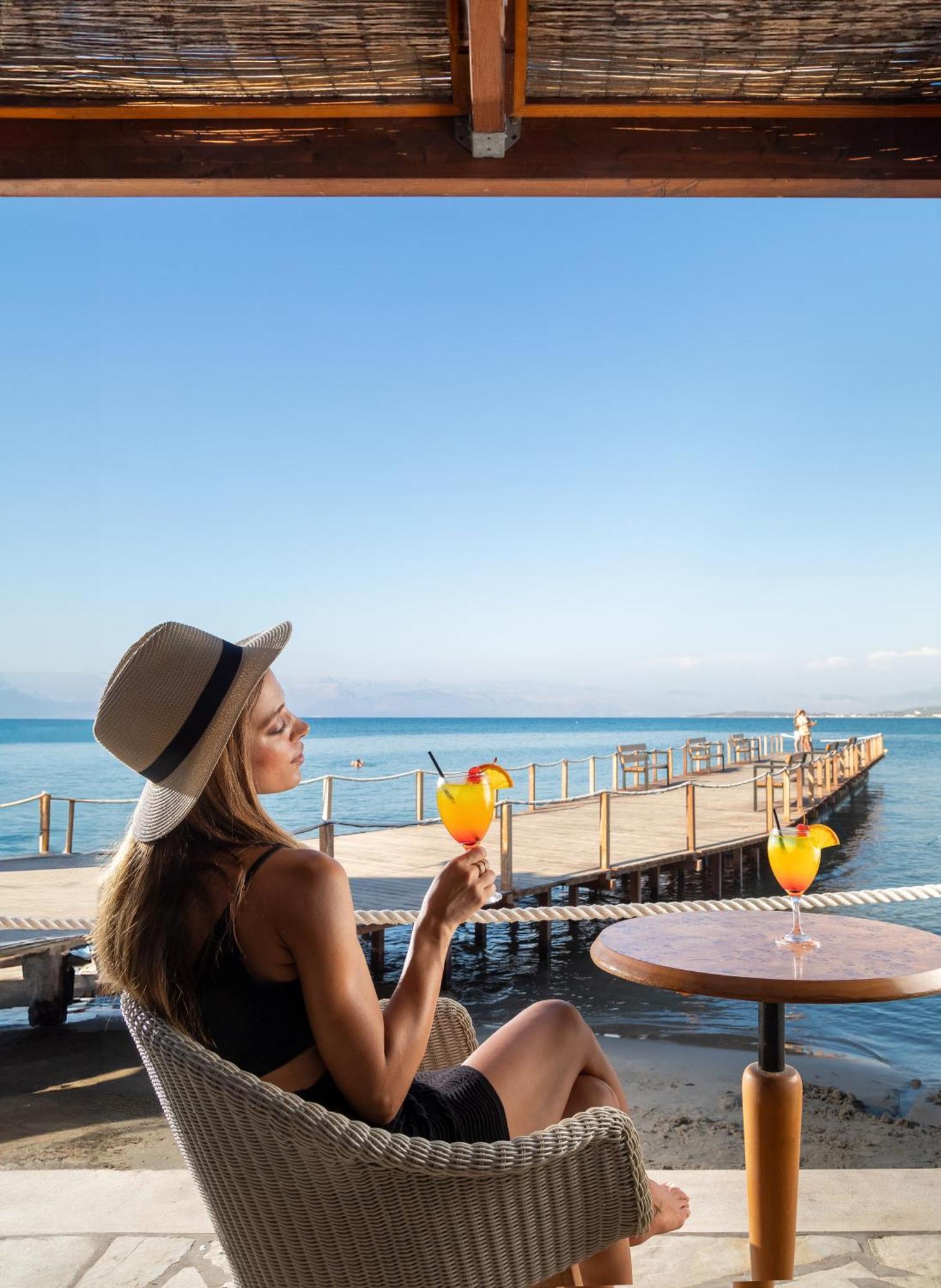 Roda Beach Resort & Spa Exterior foto