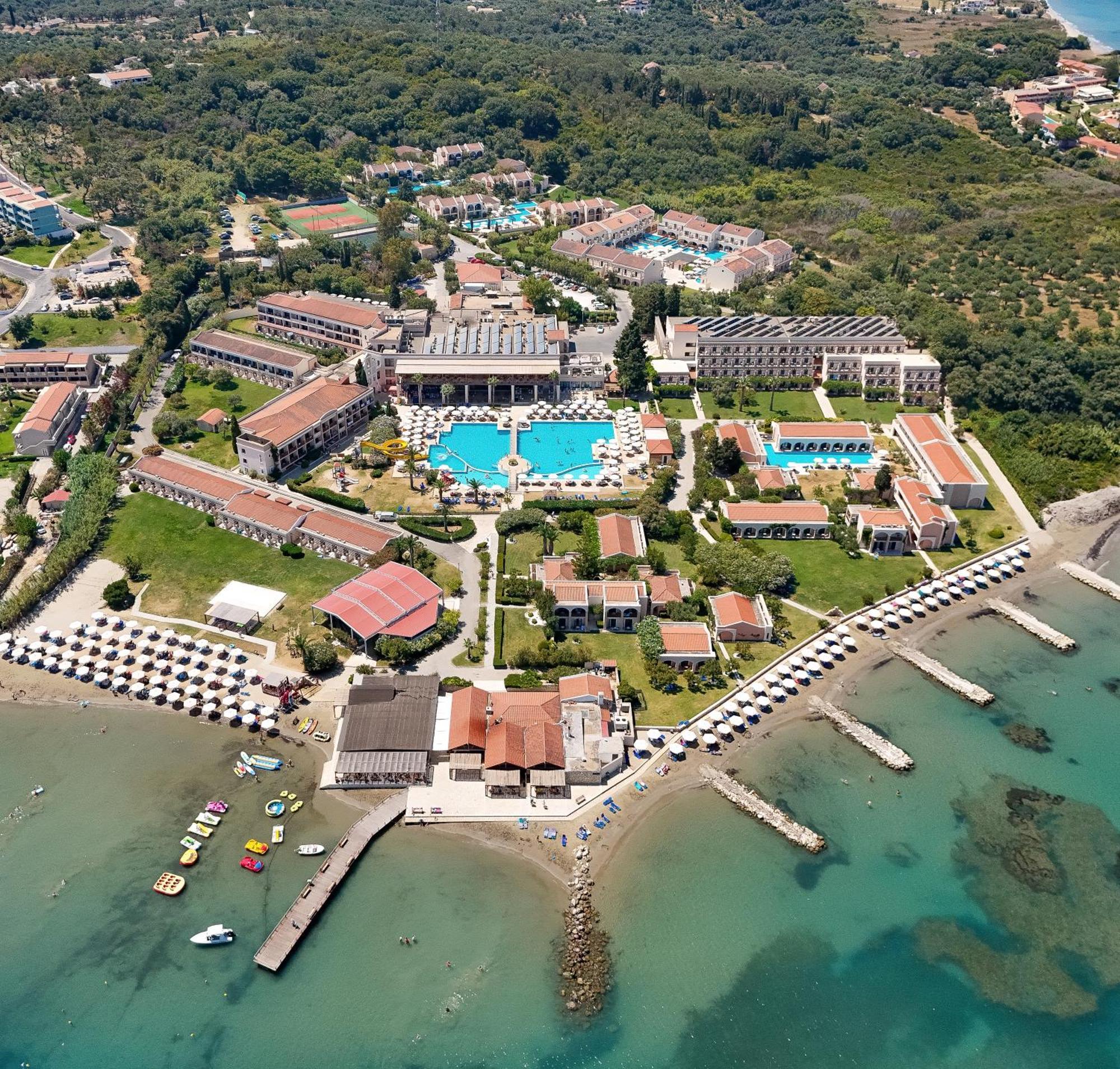 Roda Beach Resort & Spa Exterior foto