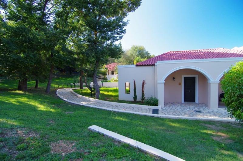 Roda Beach Resort & Spa Exterior foto